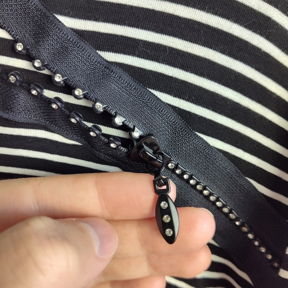 Toni T Plus Top black striped stretch tunic comfy decorative zipper size 22 - Picture 4 of 13